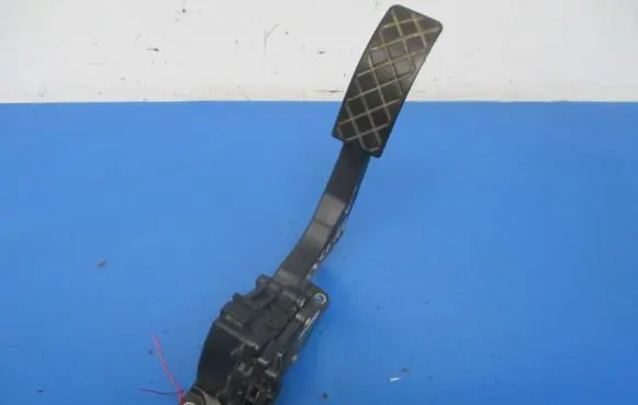 Skoda Octavia Mk2 (1Z) Accelerator throttle pedal