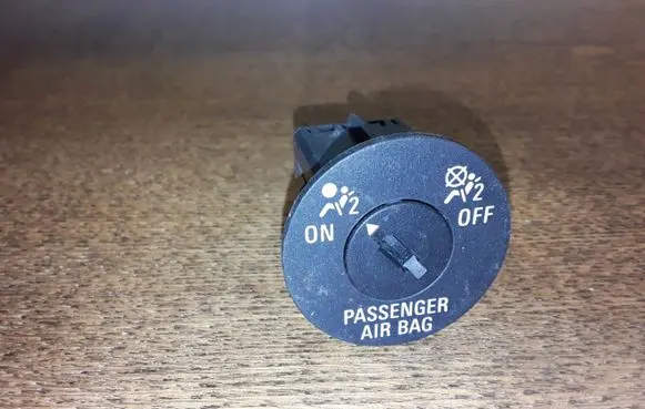 Opel Insignia A Passenger airbag on/off switch 13268602