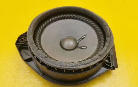 Chevrolet Volt I Front door speaker 319070-0010