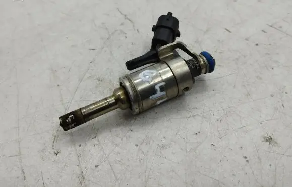 Mini Cooper Countryman R60 Fuel injector 7591623