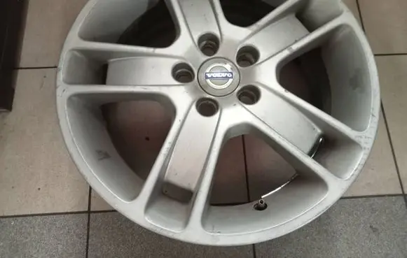 Volvo S40 R17 alloy rim 30714965