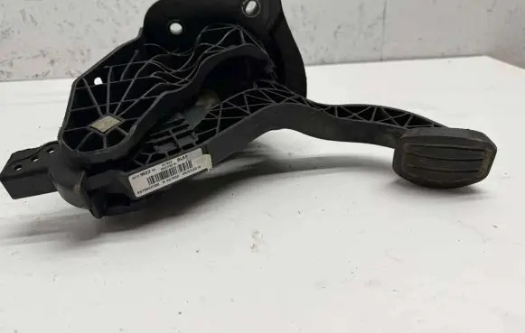 Citroen Jumpy Clutch pedal 9818902380 007552