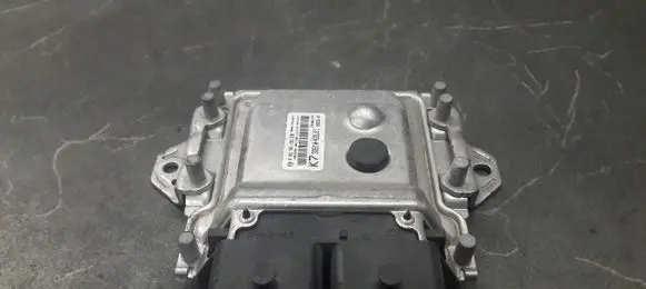 Suzuki Swift II Engine control unit/module ECU 0261S07288