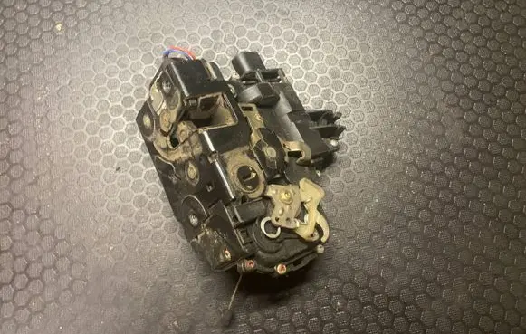 Seat Leon (1M) Rear door lock 3B4839016M