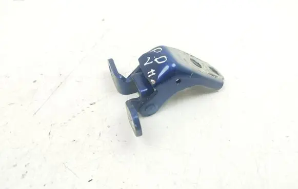 Honda CR-V Front door upper hinge 