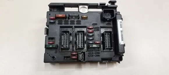 Peugeot 307 Fuse module 9650664180 41808808