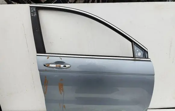 Honda CR-V Front door