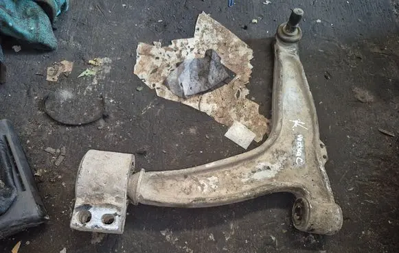 Opel Vectra C Front lower control arm/wishbone