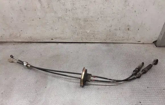 Hyundai Santa Fe Gear shift cable linkage