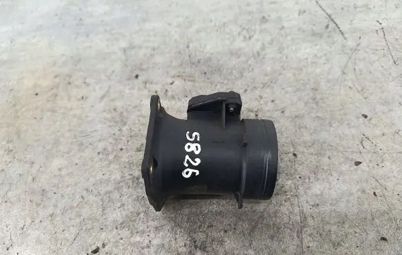 Volkswagen PASSAT B5 Mass air flow meter 