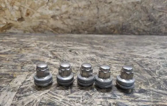 Jaguar XJL Nuts/bolts 