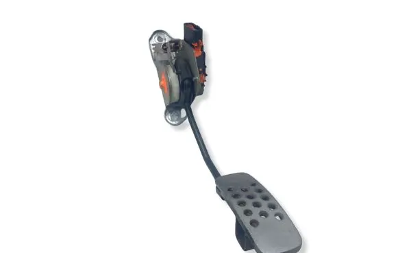 Nissan X-Trail T30 Accelerator throttle pedal 180028H813