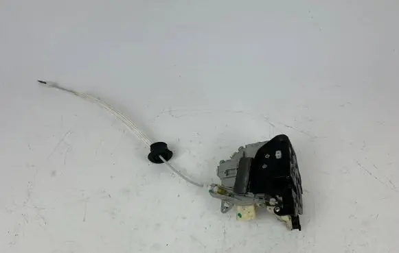 Audi Q7 4L Front door lock 8J1837016C