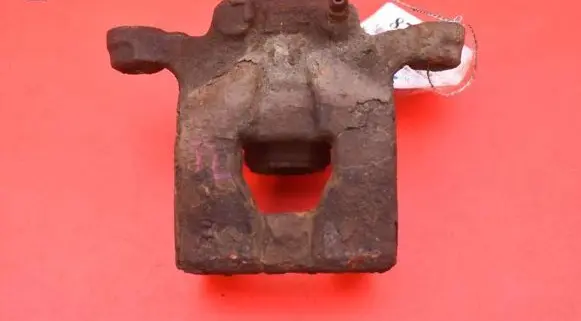 Nissan Qashqai Rear brake caliper