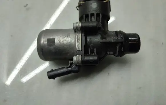 BMW 3 G20 G21 Coolant heater control valve 8689694