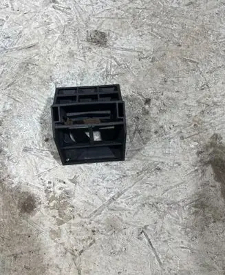 BMW 5 E60 E61 Radiator mount bracket 7542517