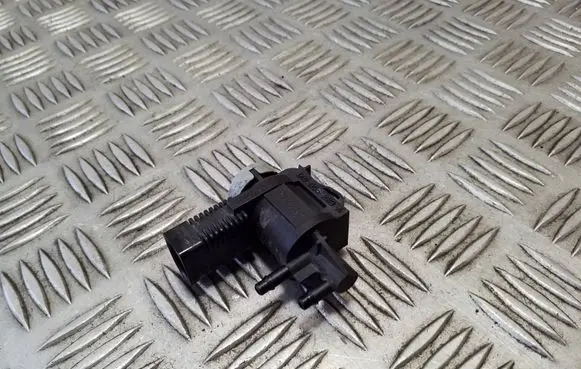 Audi A5 Sportback 8TA Turbo solenoid valve 1K0906283A