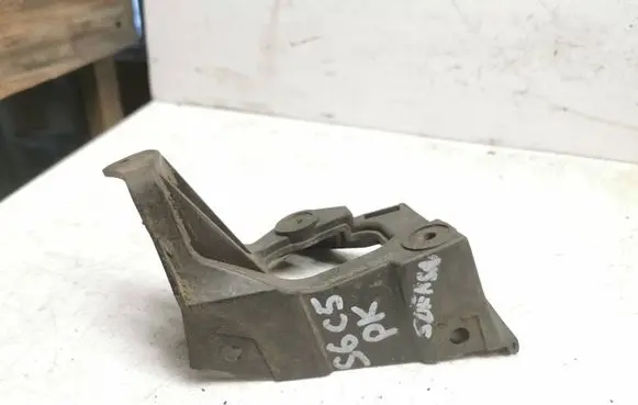 Audi A6 S6 C5 4B Fender mounting bracket 4B3853921