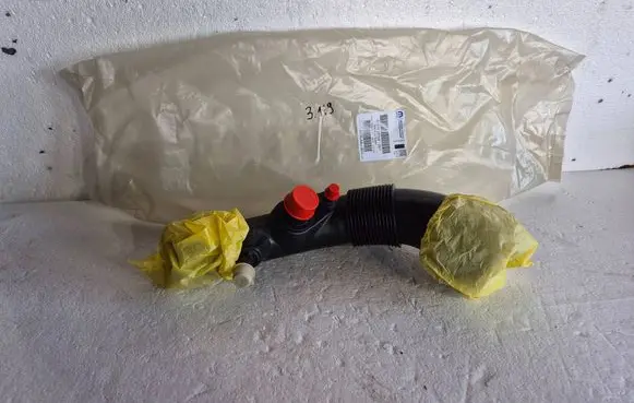 Alfa Romeo Mito Air intake hose/pipe 51822558 68123435AA