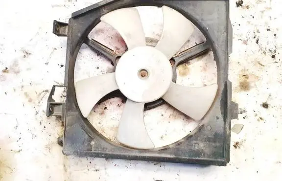 Mazda 323 Radiator cooling fan shroud
