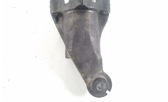 Mercedes-Benz E W212 Engine mounting bracket A6512233404