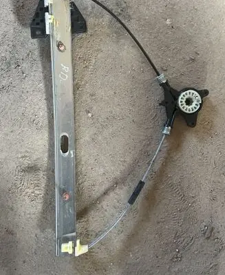 Mazda 6 Front window lifting mechanism without motor