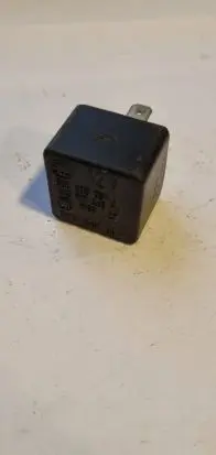 Skoda Fabia Mk1 (6Y) Other relay 6U0906061A 443817445111