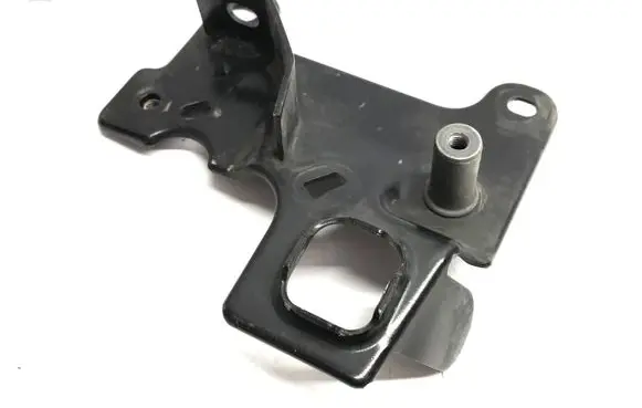 Mercedes-Benz G W463 2nd Gen Fender mounting bracket A4638807102