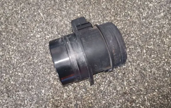 Volkswagen Touareg I Mass air flow meter 0281002735 03G906461C