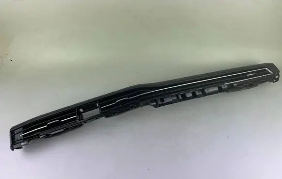 Volkswagen Golf VIII Dash center air vent grill 5H2858711J