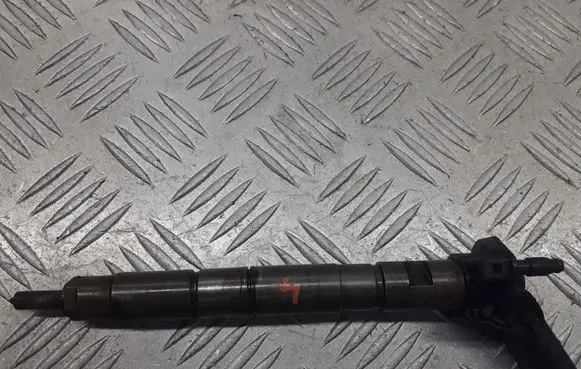 Audi A6 S6 C6 4F Fuel injector