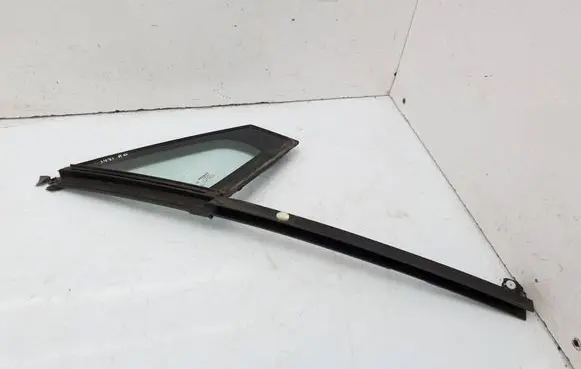 Renault Clio IV Front door vent window glass four-door 802621044R 43R004025 DOT766