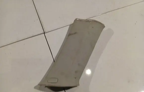 Skoda Octavia Mk2 (1Z) (D) pillar trim (bottom)