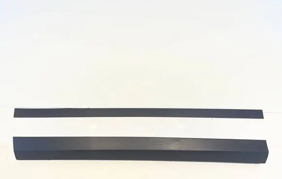 Land Rover Evoque II Front door trim (molding) K8D221065A
