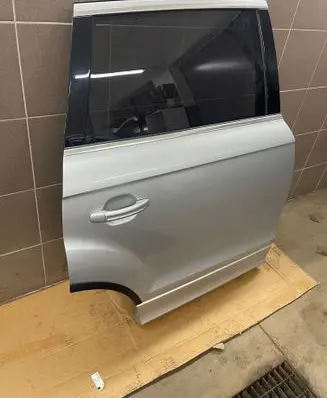 Audi Q7 4L Rear door 
