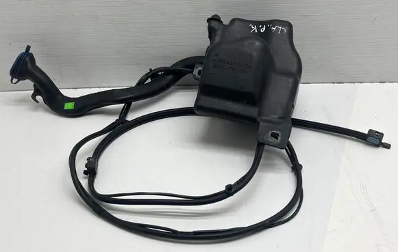 Mercedes-Benz CLA C117 X117 W117 Windshield washer fluid reservoir/tank A1568690020