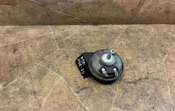 Mercedes-Benz B W246 W242 Horn signal 3881165