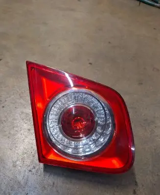 Volkswagen Jetta V Tailgate rear/tail lights 1K5945093 963151