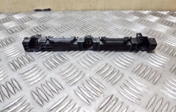 Tesla Model S Fender mounting bracket 100369300C