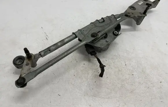 Front wiper linkage