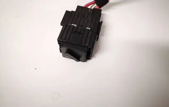 BMW 3 E90 E91 Other relay 6939890 13597