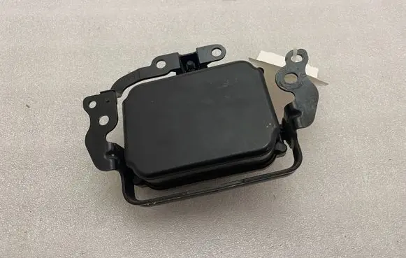 Lexus RX 450H Distronic sensor radar 8821047080 2300007002