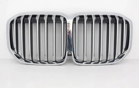 BMW X7 G07 Front bumper upper radiator grill 8094566
