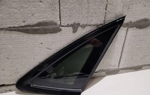 Audi Q3 F3 Rear side window 83f845298