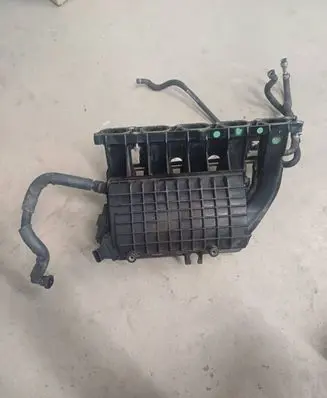 Volkswagen PASSAT B7 USA Intake manifold 07K133201L