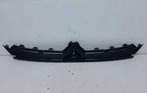 Citroen C4 III e-C4 Front bumper upper radiator grill 9834711980