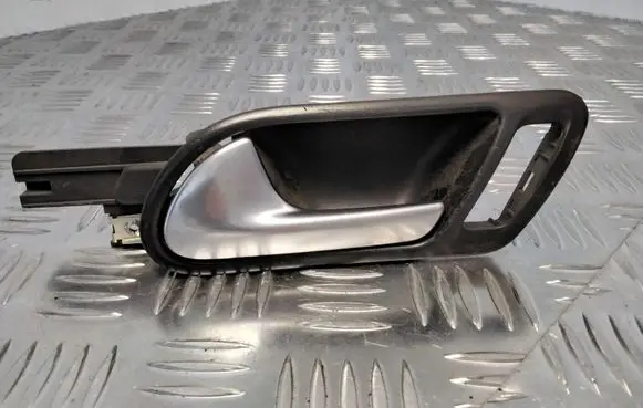 Volkswagen Jetta V Loading door interior handle 1K1837113