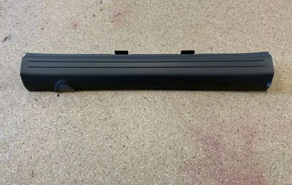 Front sill trim cover
