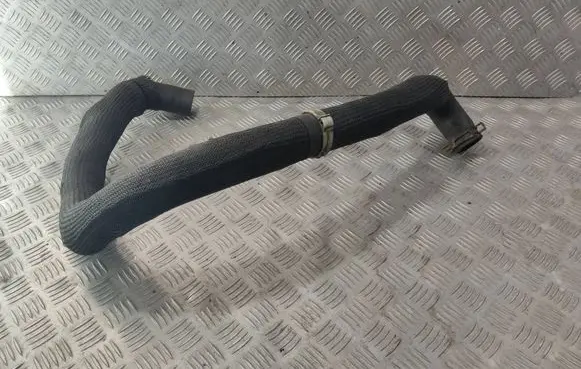 Coolant pipe/hose