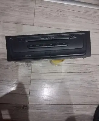 Audi A4 Allroad B8 CD/DVD changer 8T1035110C